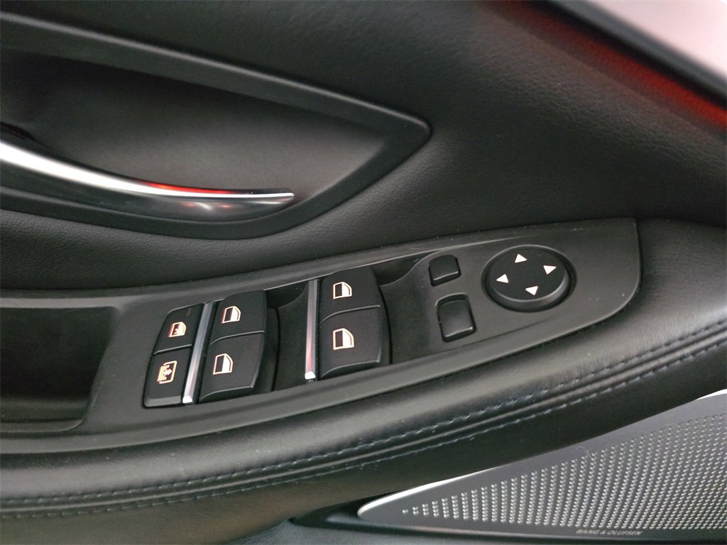 Used 2013 BMW M5 image 29