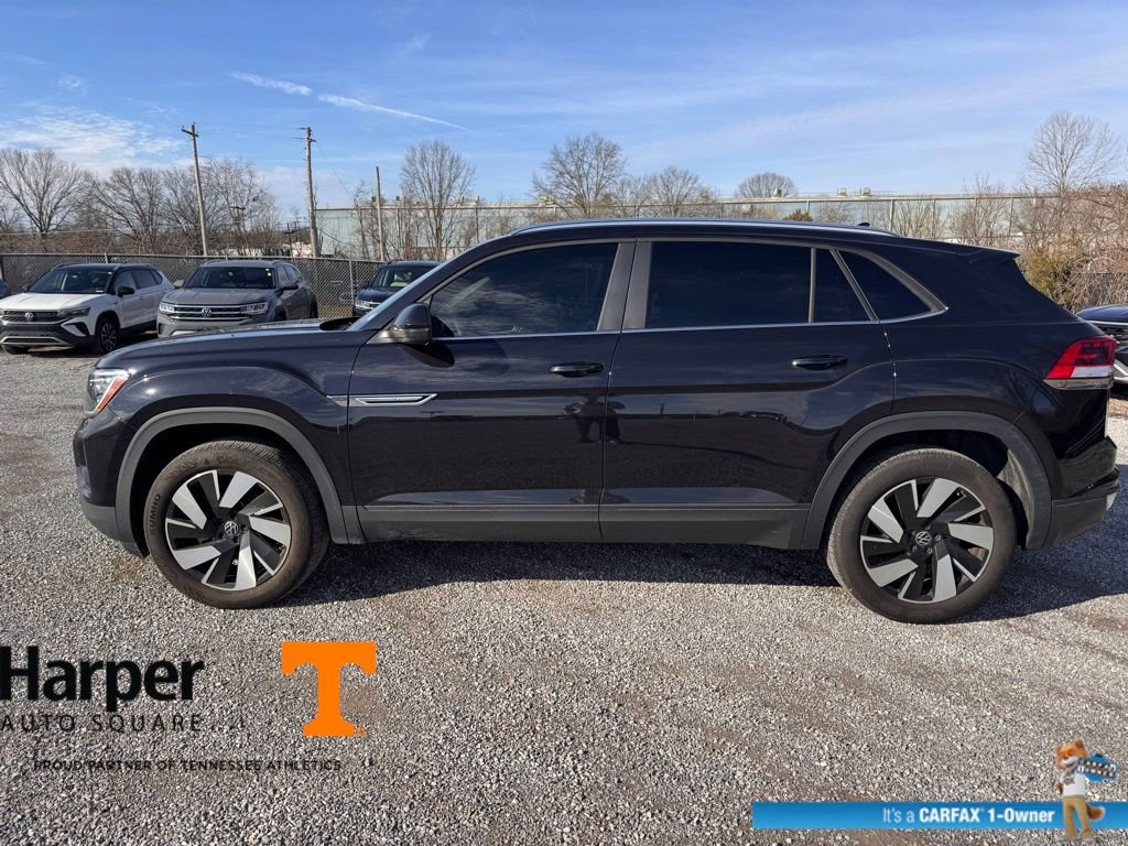 Used 2024 Volkswagen Atlas Cross Sport SE image 2