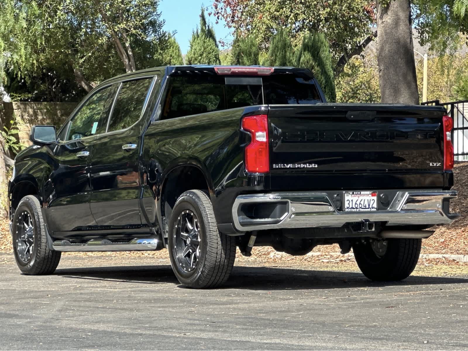Used 2019 Chevrolet Silverado 1500 LTZ w/ LTZ Plus Package RWD image 6