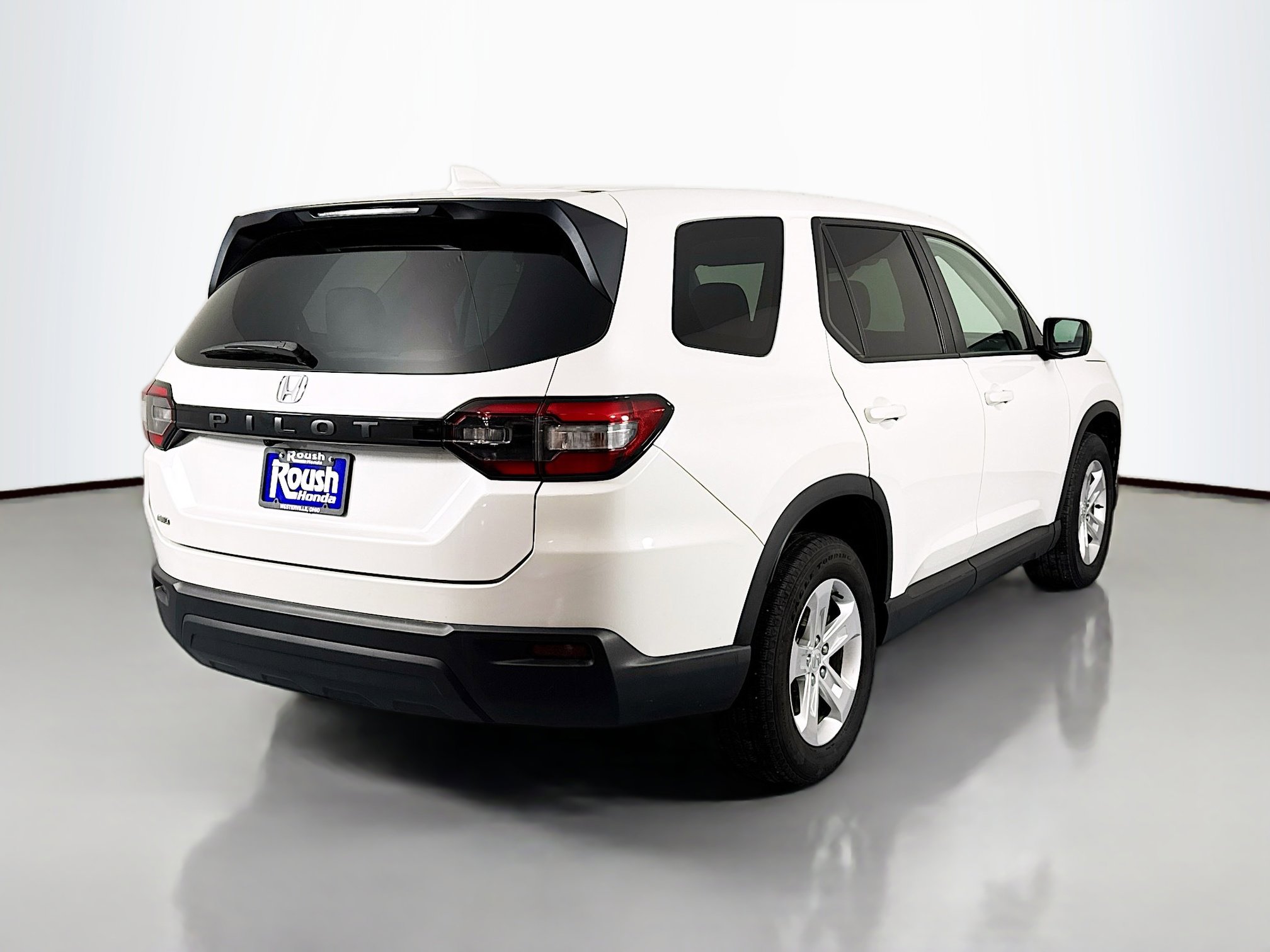 Certified 2023 Honda Pilot LX image 5