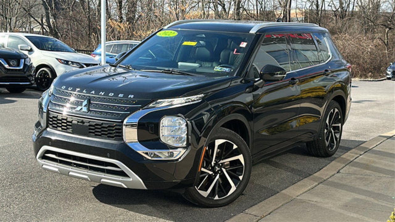 Used 2022 Mitsubishi Outlander SEL image 1