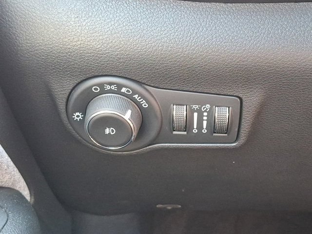 Certified 2024 Jeep Compass Latitude AWD/4WD image 28