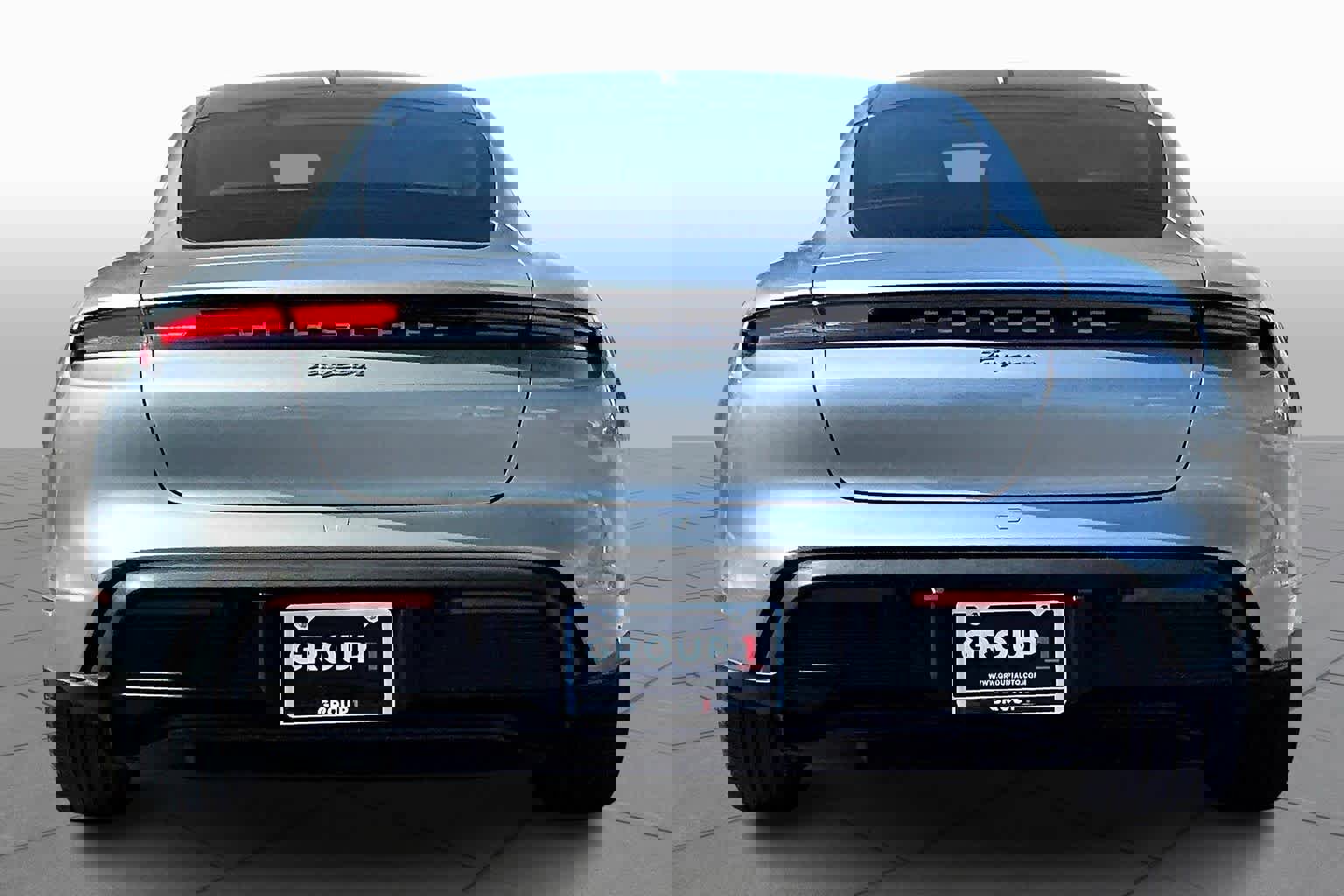 Used 2022 Porsche Taycan image 4