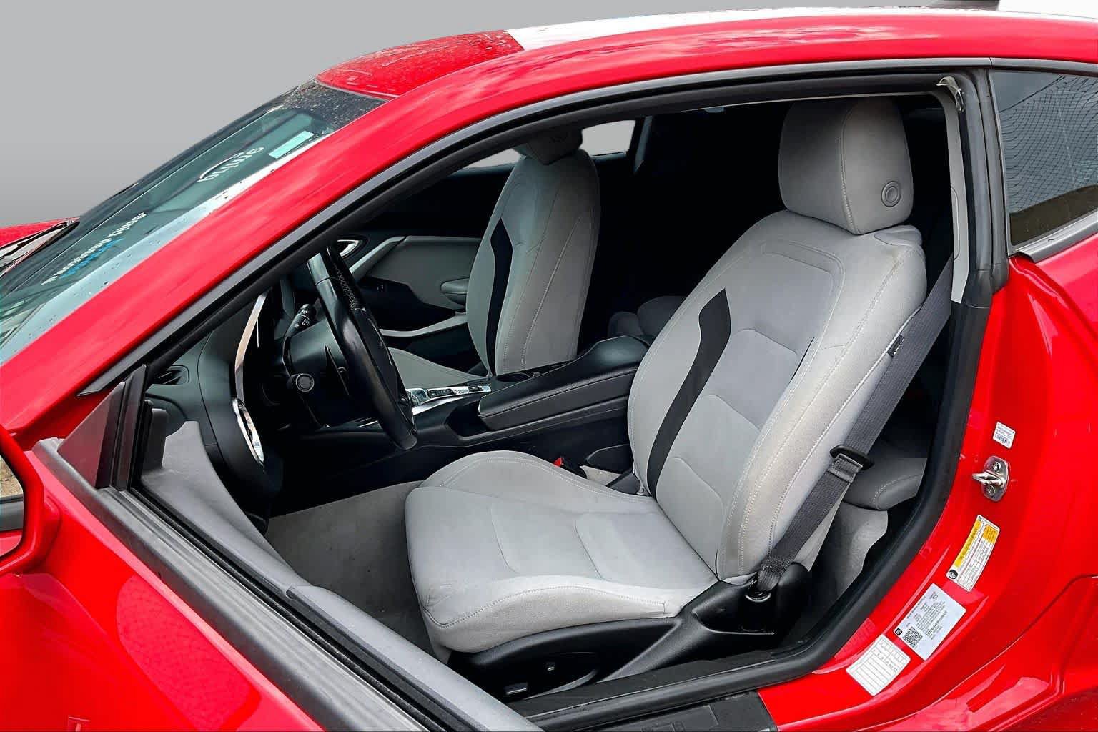 Used 2023 Chevrolet Camaro LT RWD image 8