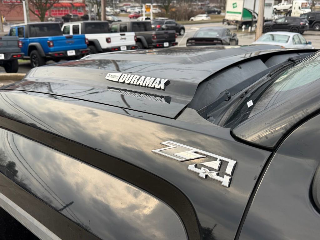 Used 2017 GMC Sierra 2500 SLT w/ Duramax Plus Package image 11