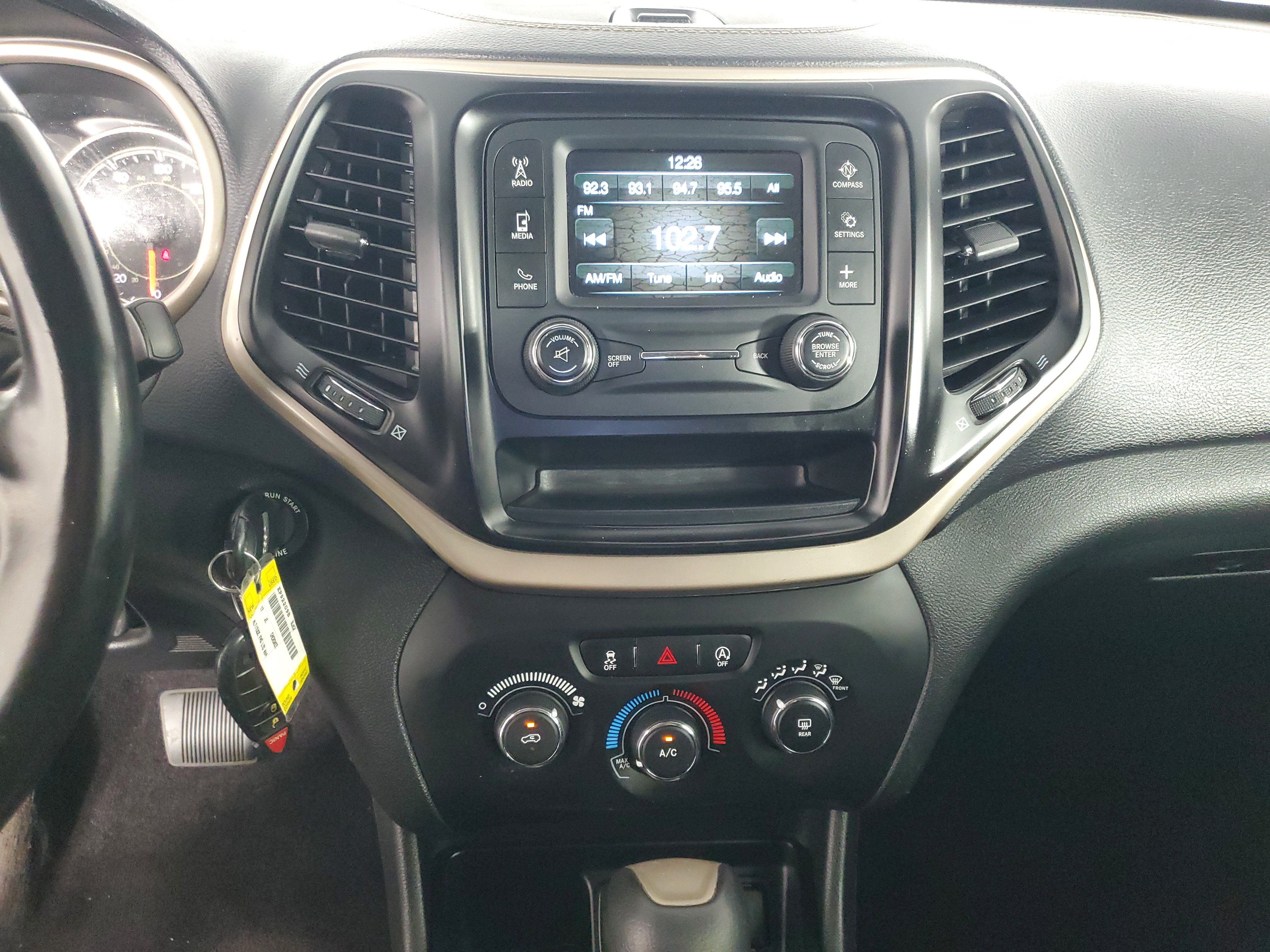 Used 2017 Jeep Cherokee Sport FWD image 16