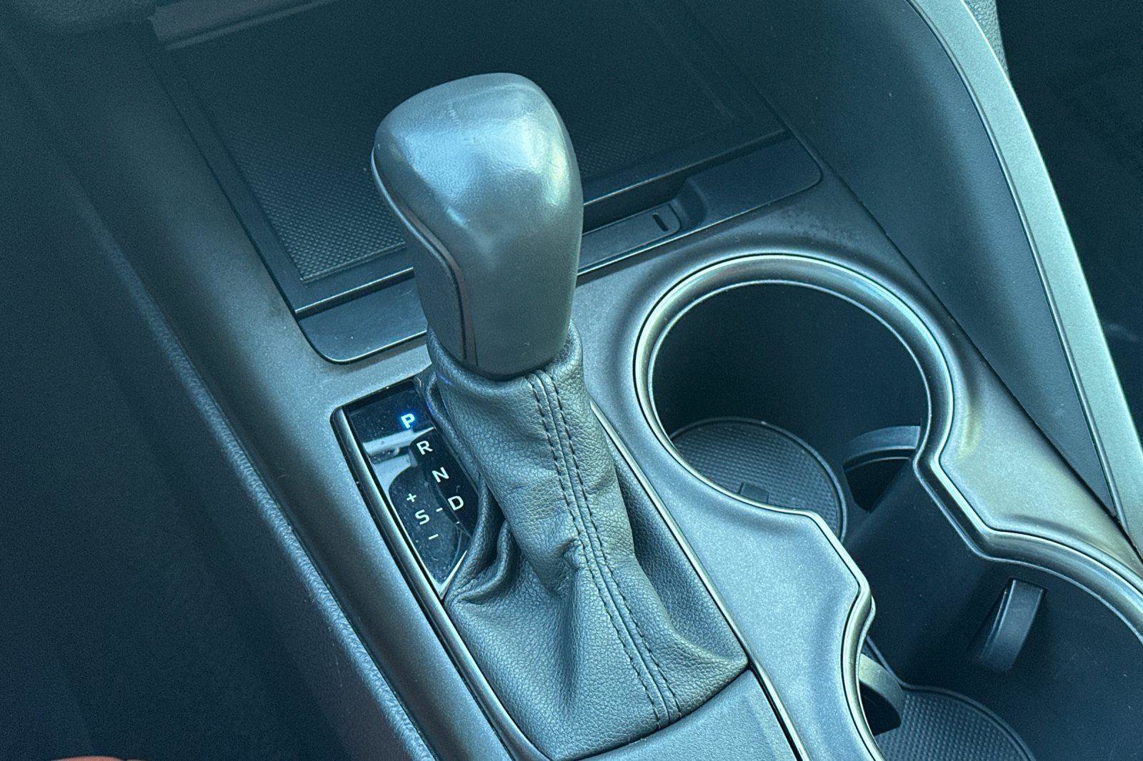 Used 2021 Toyota Camry SE image 19