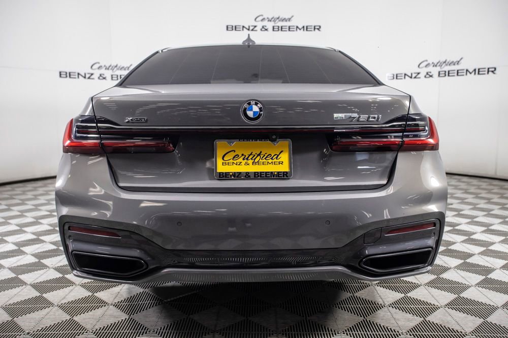Used 2022 BMW 750i xDrive w/ M Sport Package image 11