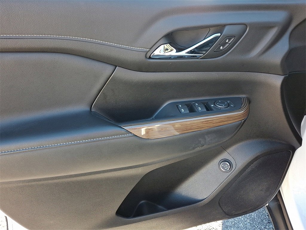 Used 2023 GMC Acadia SLE w/ Driver Convenience Package image 16