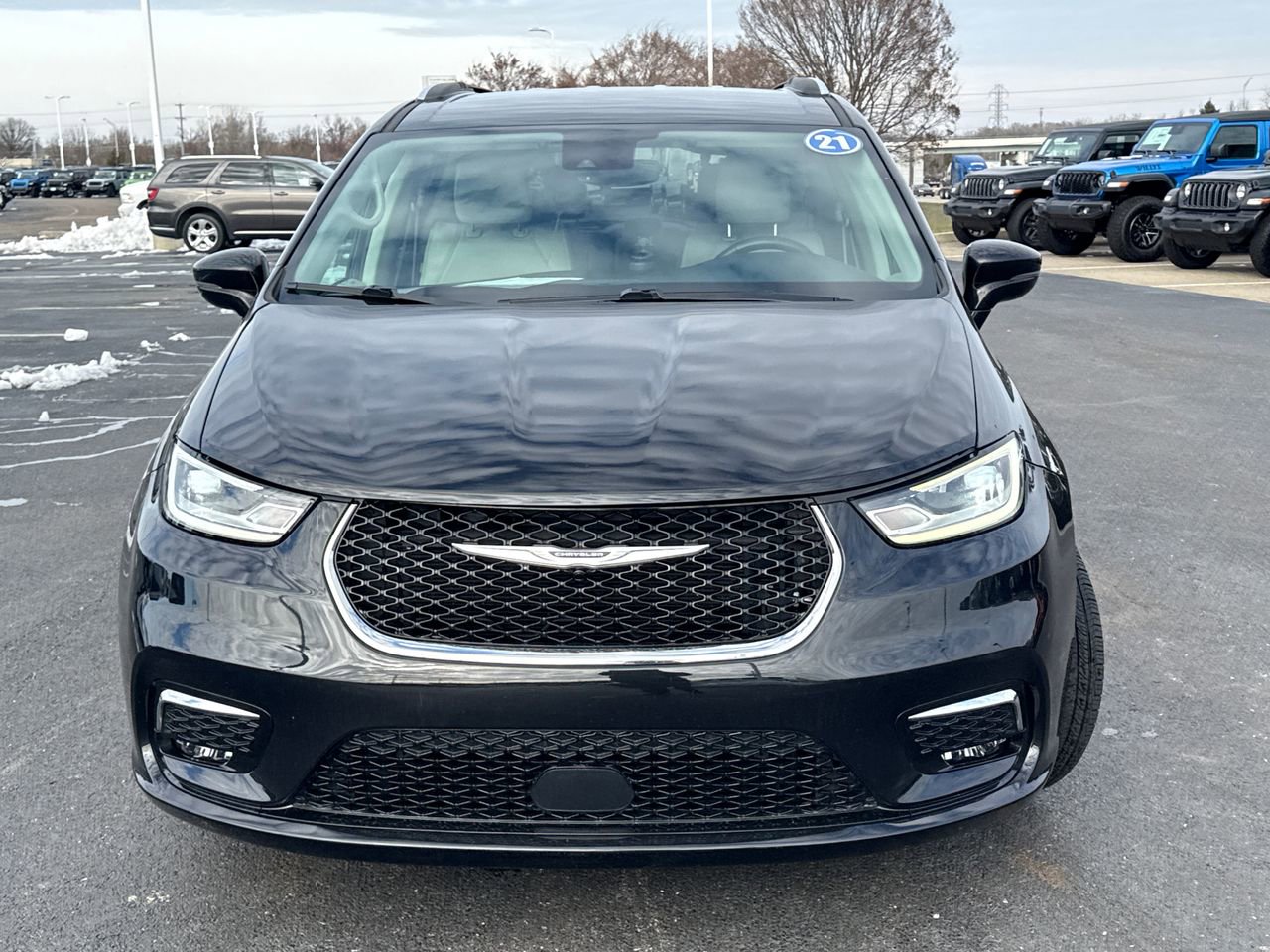 Used 2021 Chrysler Pacifica Touring-L image 8