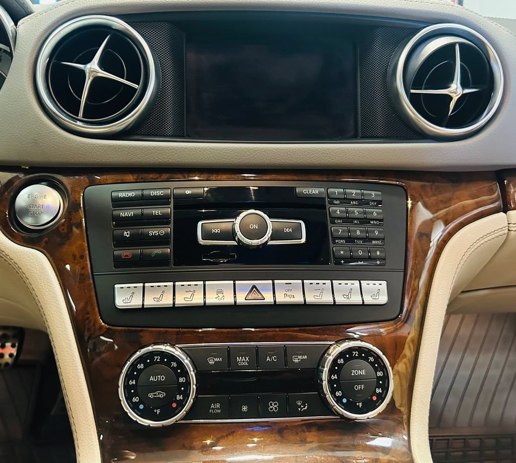 Used 2013 Mercedes-Benz SL 550 image 20