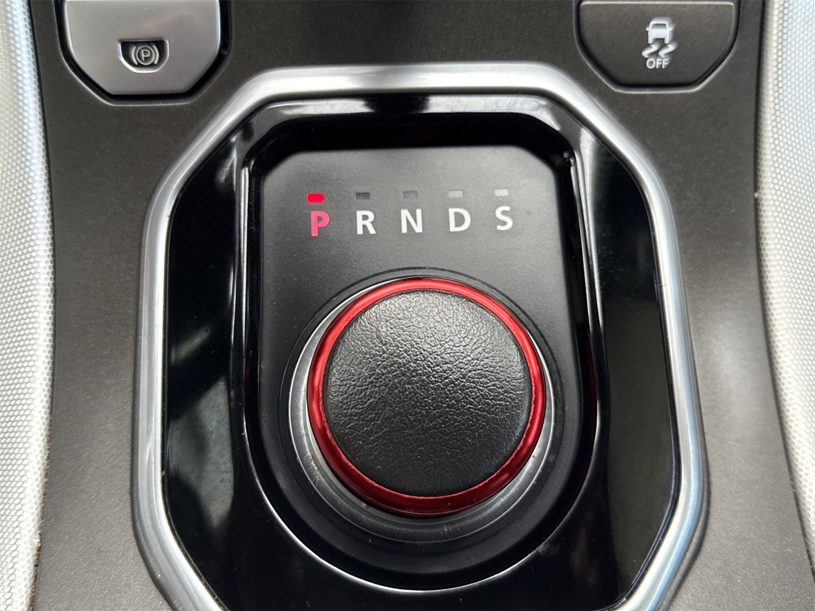 Used 2015 Land Rover Range Rover Evoque Dynamic image 22