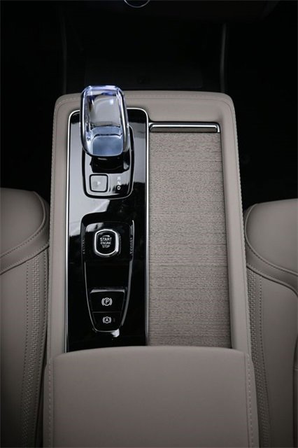 New 2026 Volvo XC90 B6 Plus w/ Protection Package Premier image 10