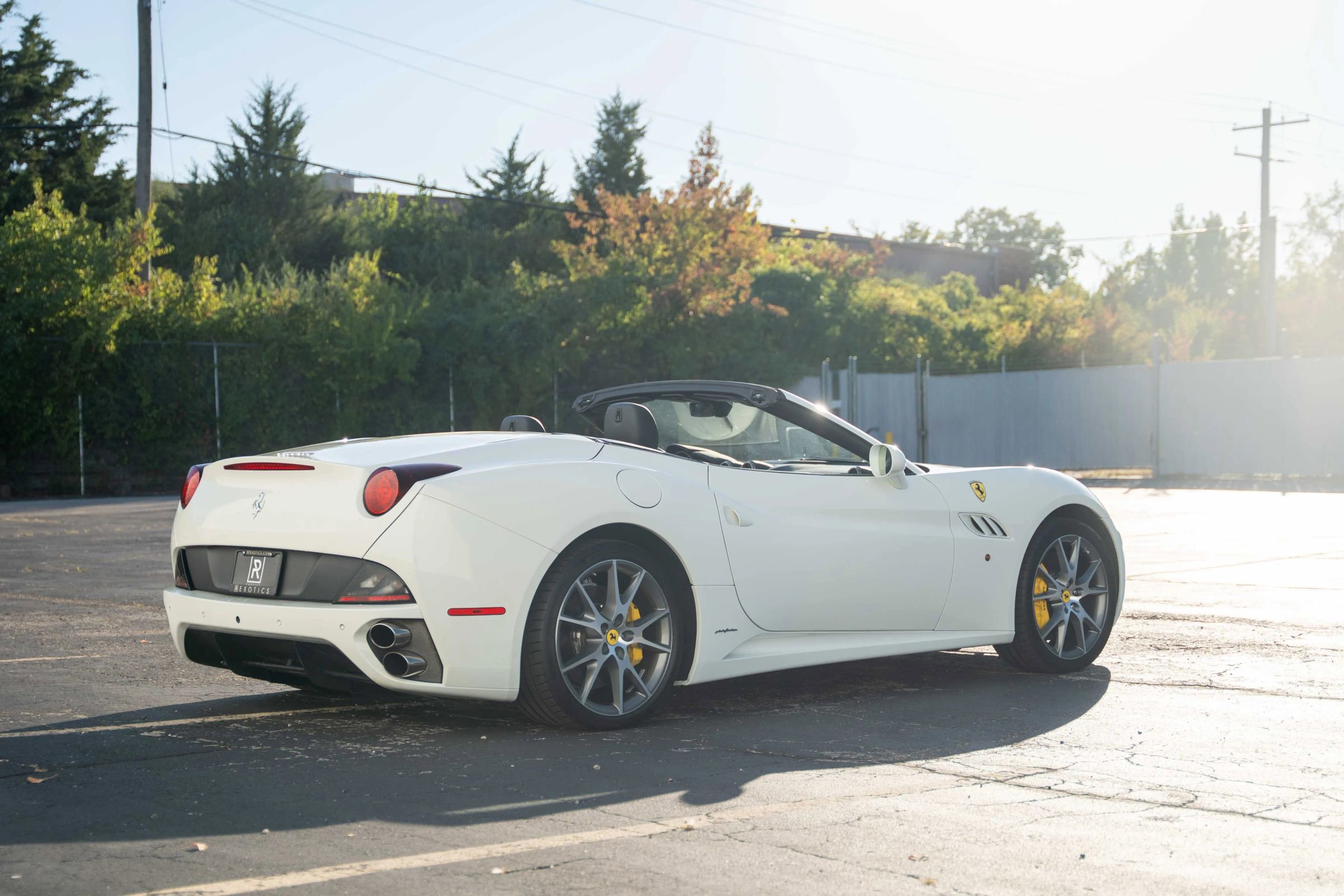 Used 2014 Ferrari California image 16