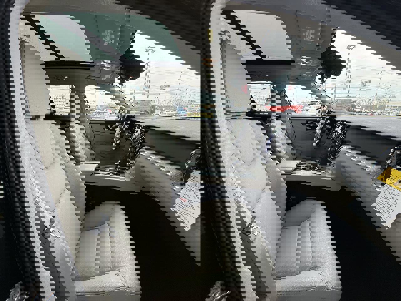 Used 2024 Volvo V60 B5 Cross Country Plus image 25