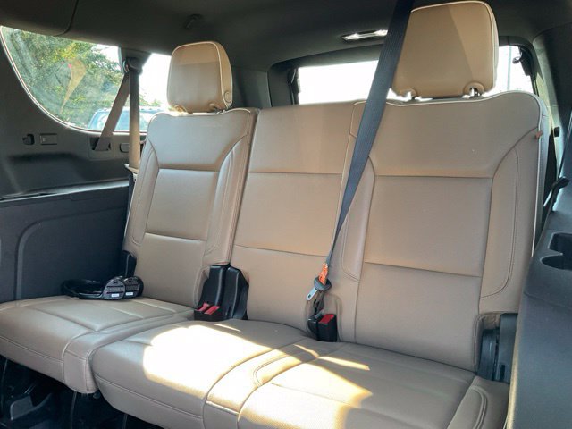 Used 2021 Chevrolet Suburban Premier w/ Premium Package AWD/4WD image 18