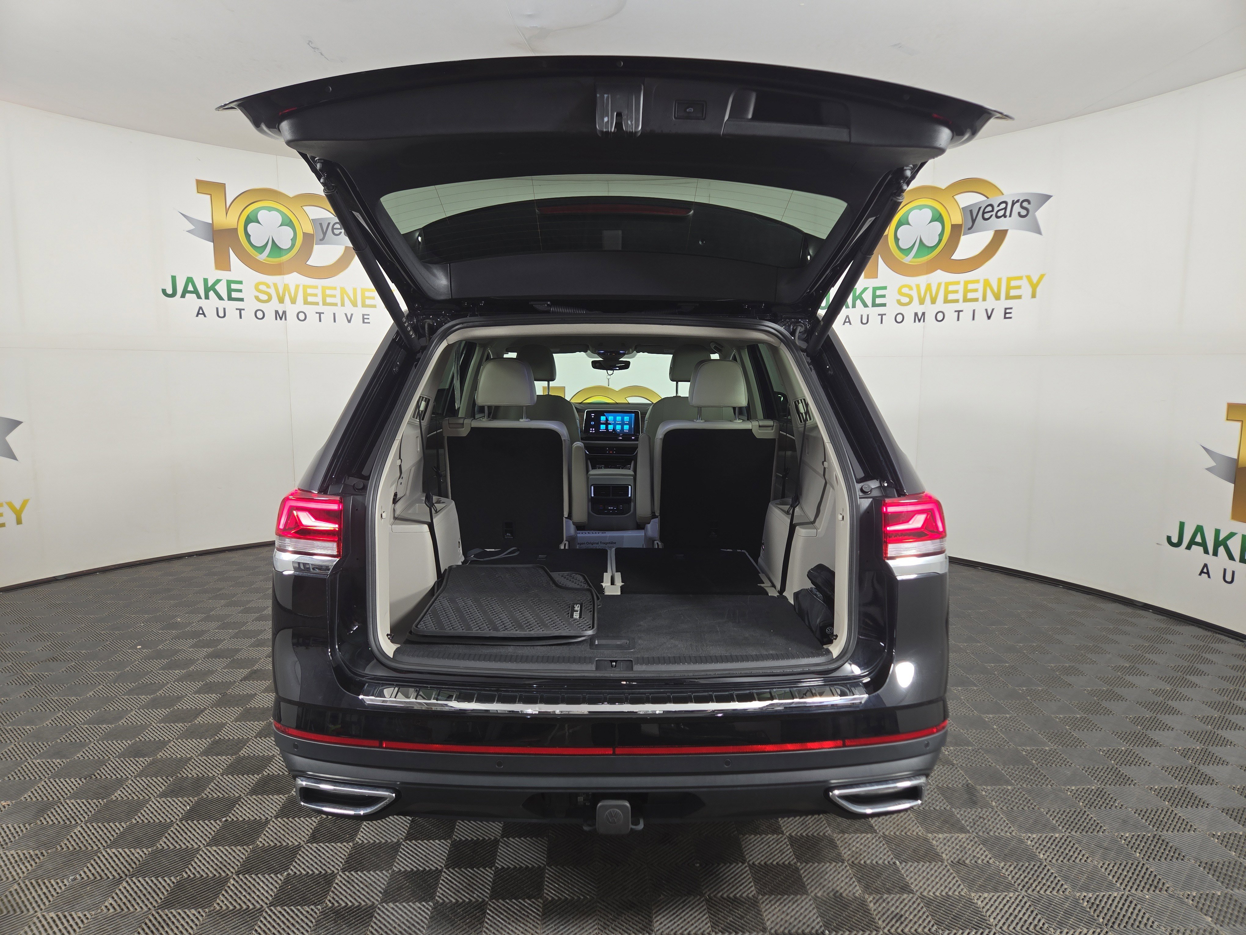 Used 2025 Volkswagen Atlas SE image 33