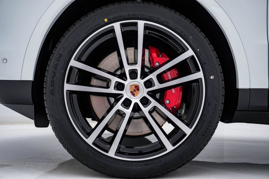 New 2026 Porsche Cayenne S AWD/4WD image 13