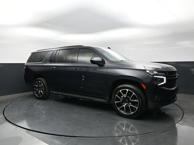 Used 2023 Chevrolet Suburban RST RWD image 1