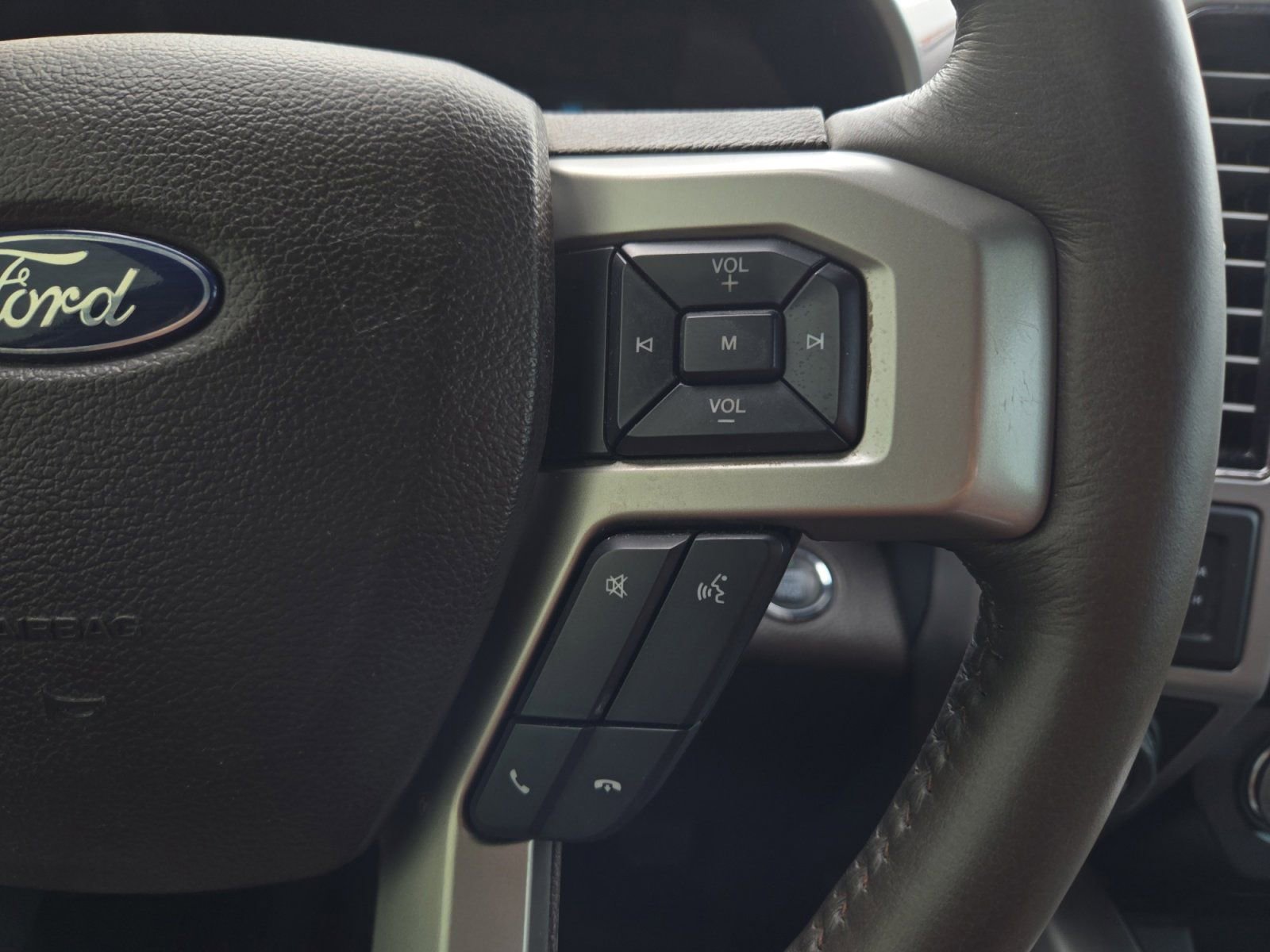 Used 2018 Ford F150 King Ranch w/ Equipment Group 601A Luxury AWD/4WD image 16