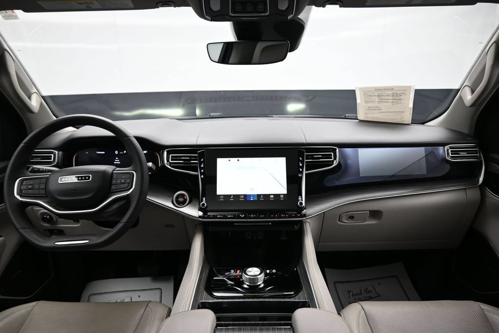 Used 2023 Jeep Wagoneer Series II w/ Premium Group I AWD/4WD image 13