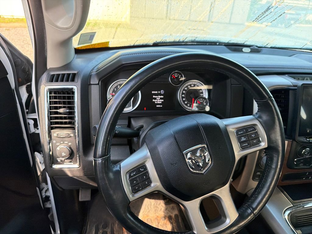 Used 2018 RAM 1500 Laramie w/ Convenience Group AWD/4WD image 10