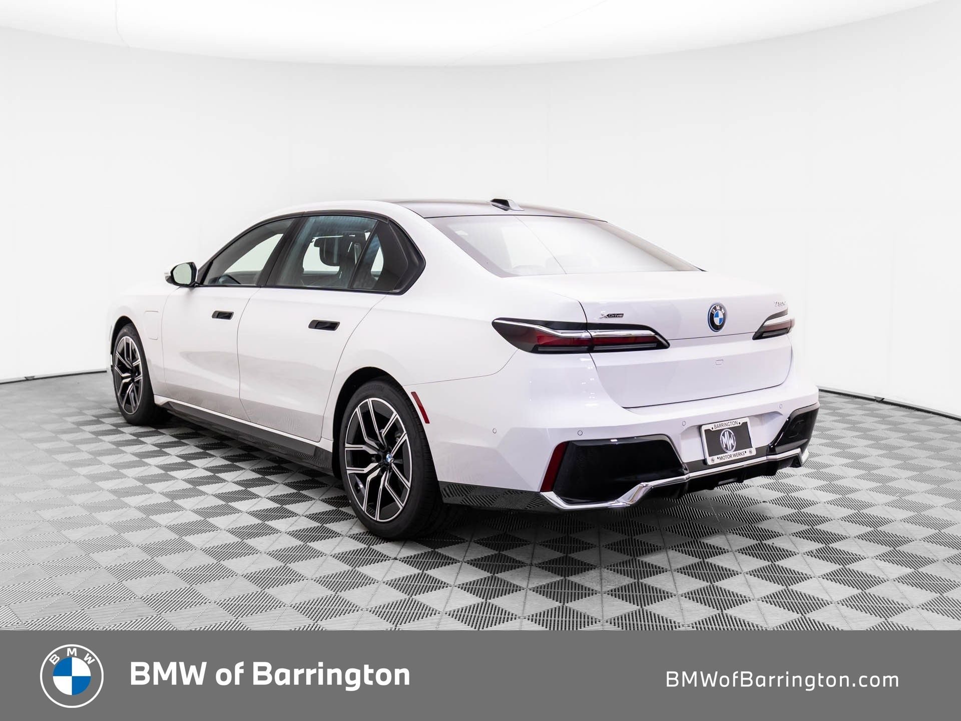 New 2025 BMW 750e xDrive AWD/4WD image 3