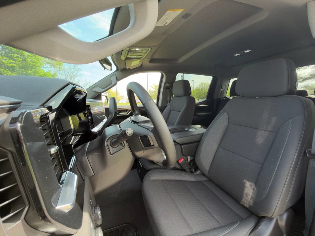Used 2025 Chevrolet Silverado 1500 RST AWD/4WD image 12