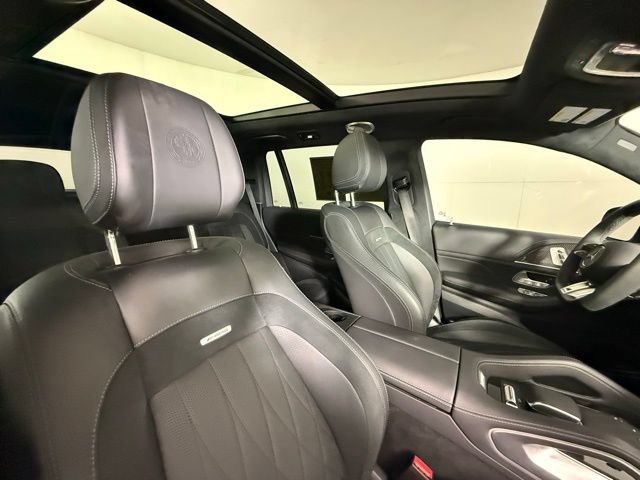 Used 2025 Mercedes-Benz GLS 63 AMG 4MATIC image 36