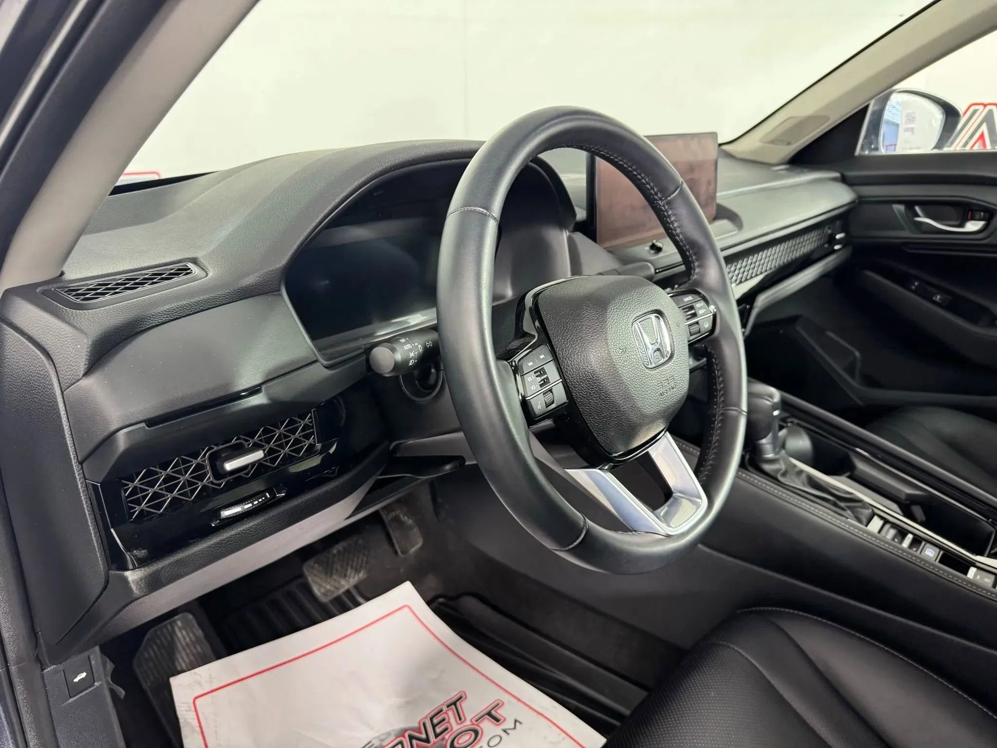 Used 2023 Honda Accord Touring image 10