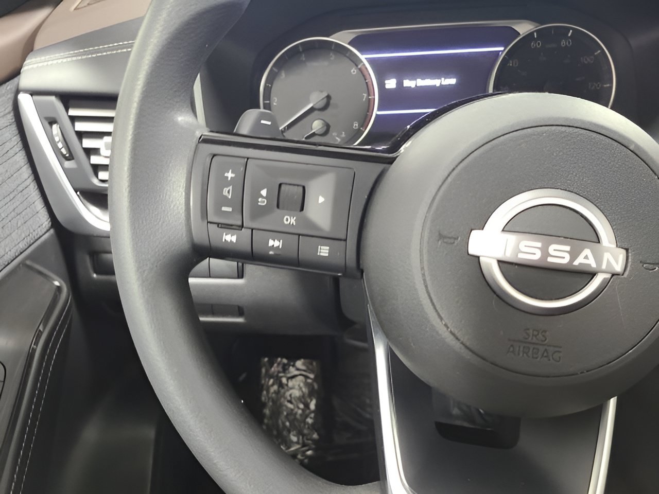 Used 2023 Nissan Rogue SV AWD/4WD image 24