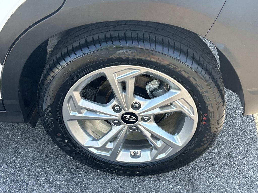 Used 2023 Hyundai Kona SEL FWD image 14