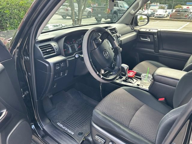 Used 2017 Toyota 4Runner TRD Off-Road AWD/4WD image 9