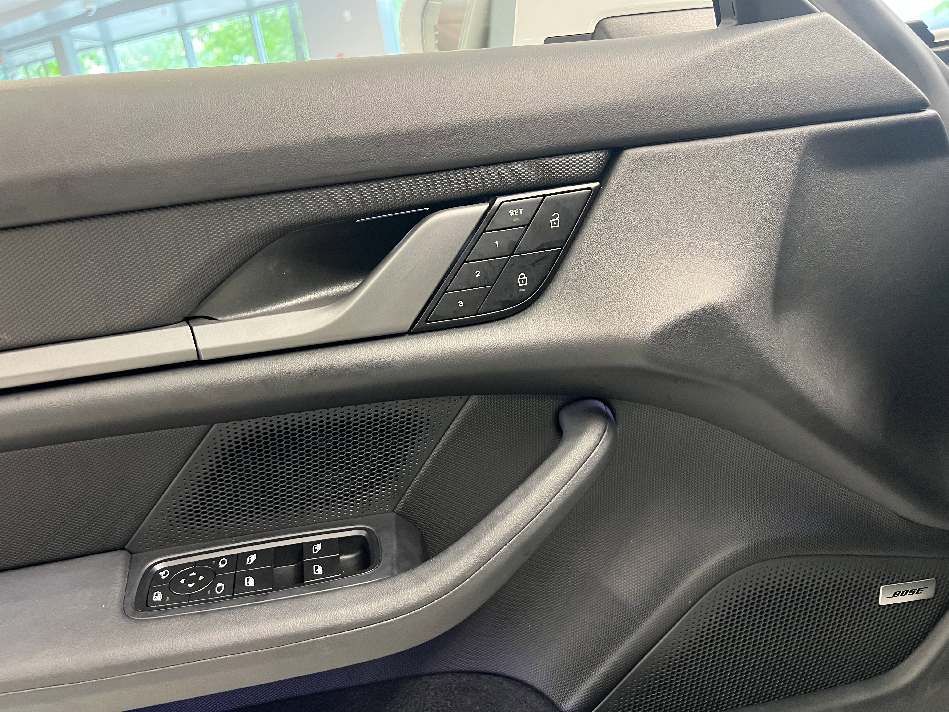 Used 2022 Porsche Taycan 4S image 16