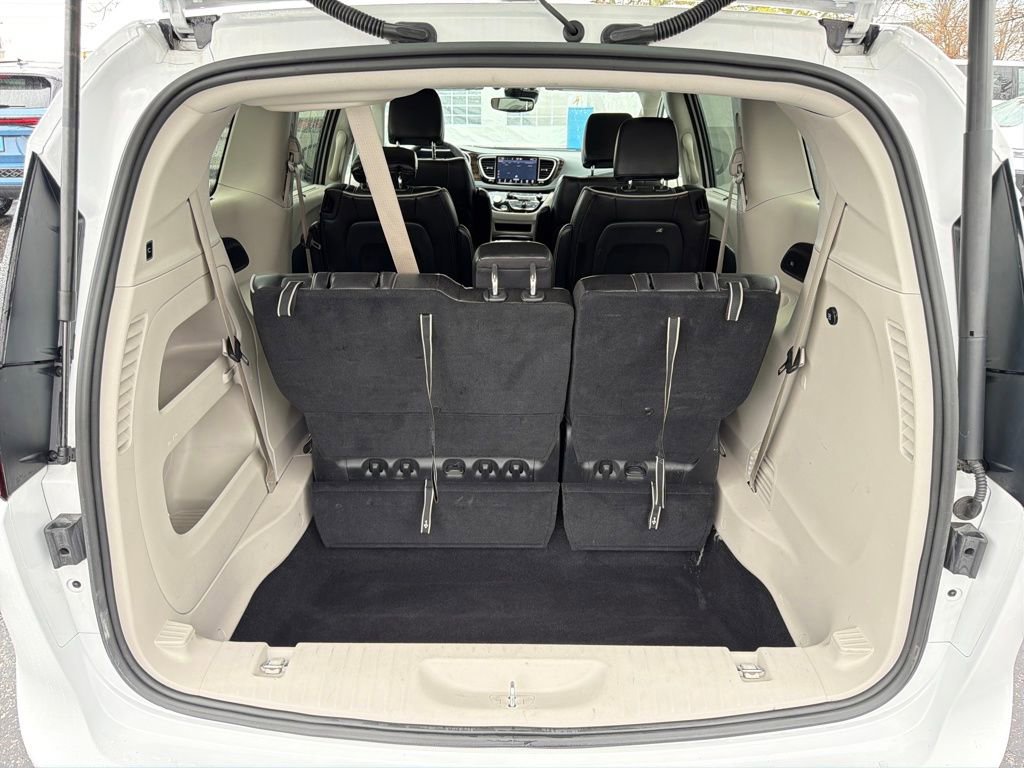 Used 2024 Chrysler Pacifica Limited image 28