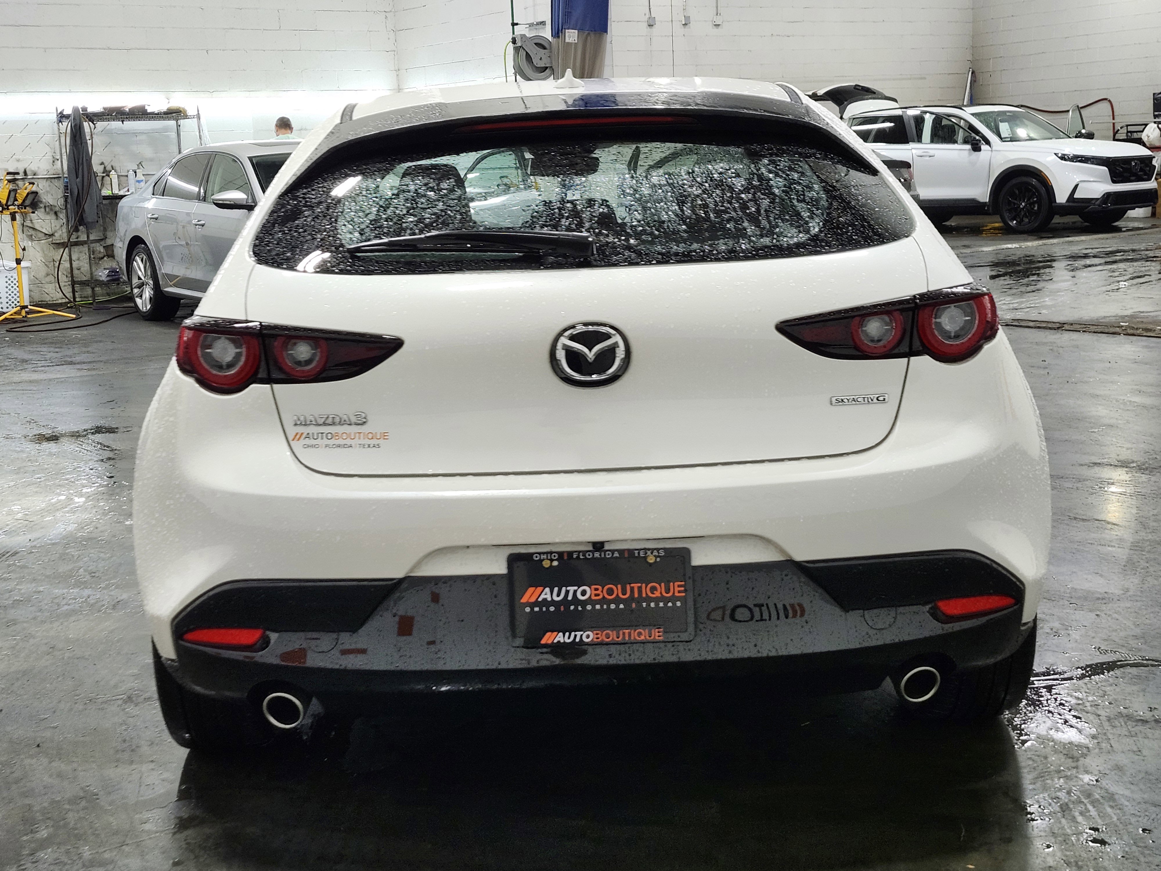 Used 2025 MAZDA MAZDA3 2.5 S Hatchback w/ Premium Pkg image 9