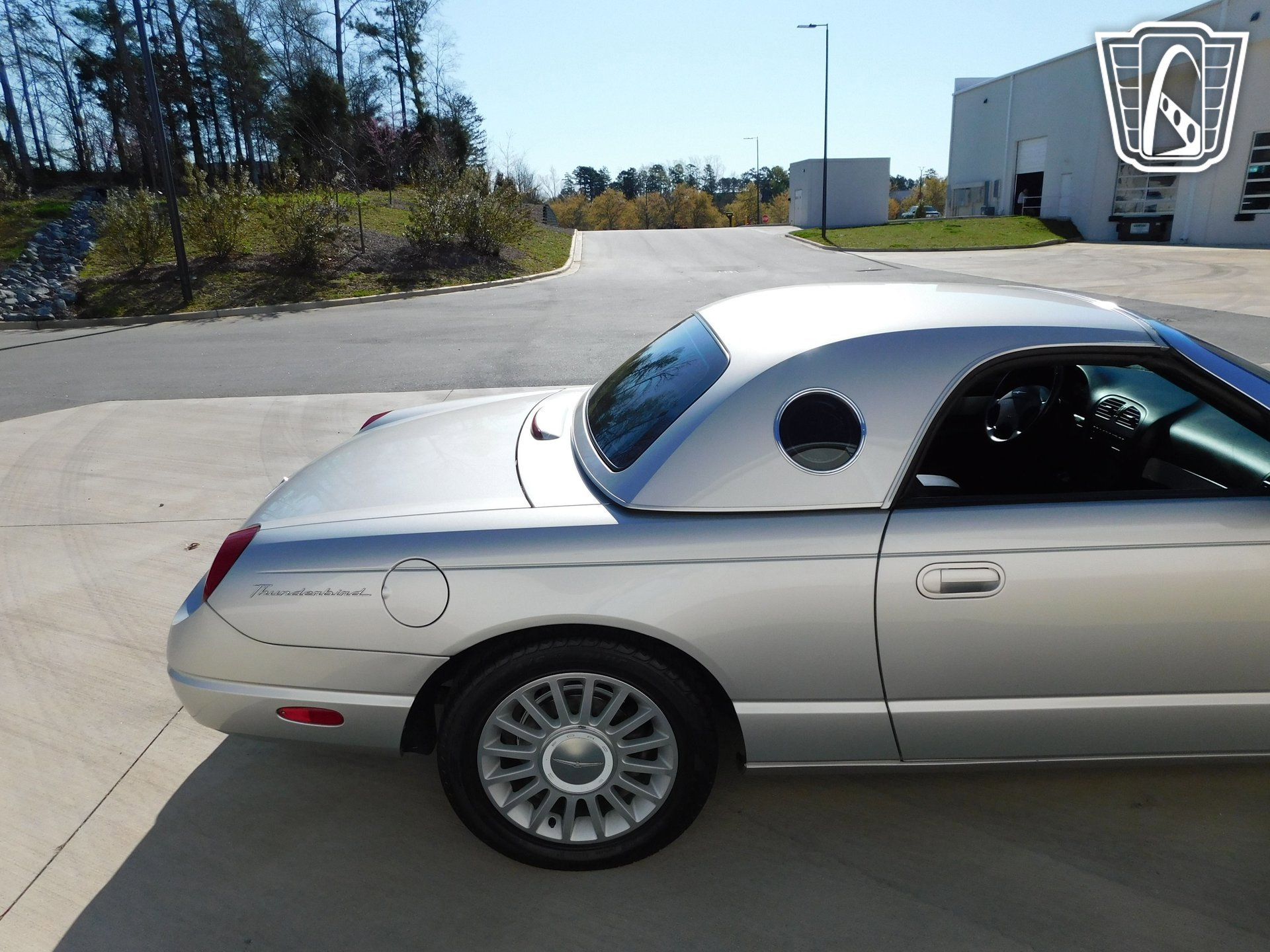 Used 2004 Ford Thunderbird image 29