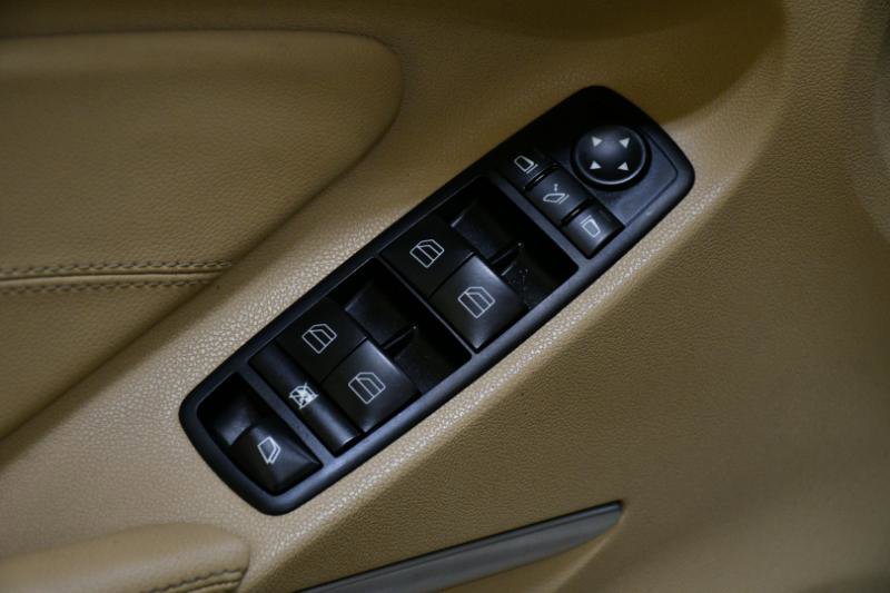 Used 2012 Mercedes-Benz GL 450 4MATIC image 12