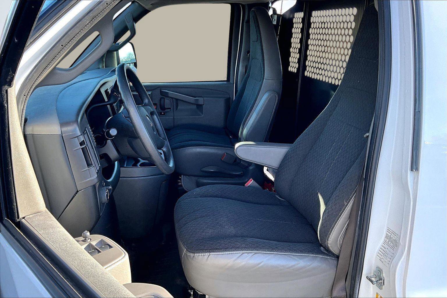 Used 2024 GMC Savana 2500 w/ Driver Convenience Package image 24