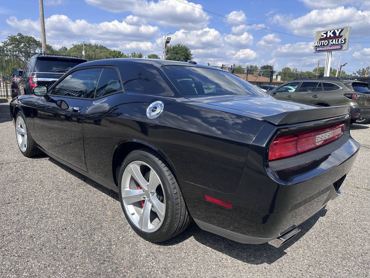 Used 2010 Dodge Challenger SRT8 w/ SRT Option Group II RWD image 5