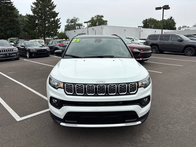 Used 2025 Jeep Compass Limited AWD/4WD image 5