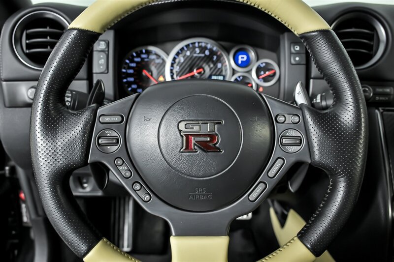Used 2015 Nissan GT-R Premium AWD/4WD image 23