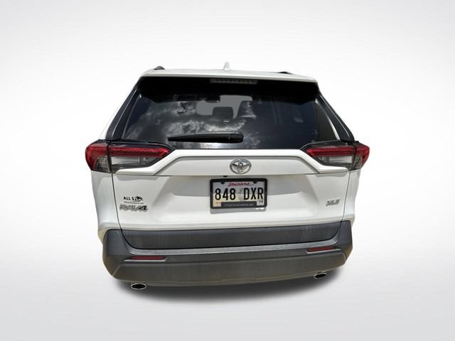 Used 2020 Toyota RAV4 XLE Premium FWD image 5