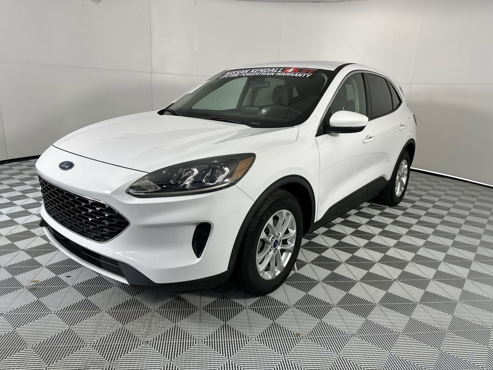 Used 2020 Ford Escape SE image 4