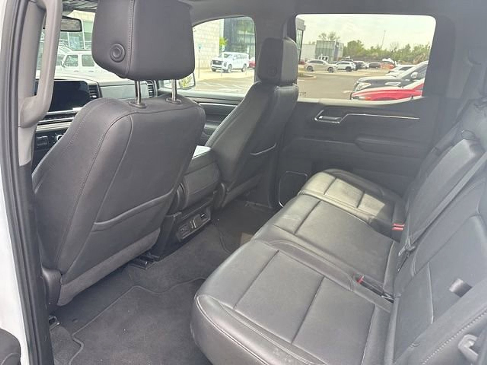 Used 2025 GMC Sierra 1500 SLT AWD/4WD image 8