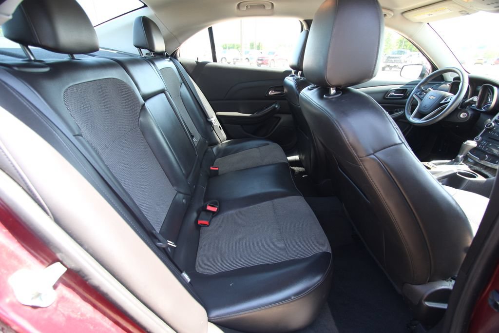 Used 2015 Chevrolet Malibu LT w/ Power Convenience Package FWD image 9