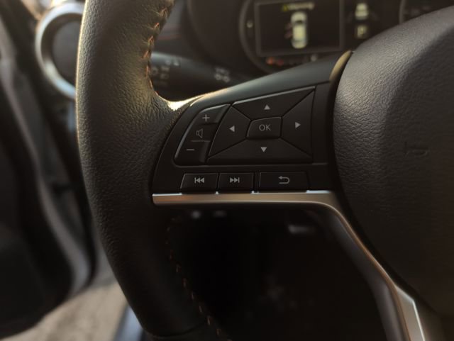 New 2025 Nissan Versa SR w/ Trunk Package image 17