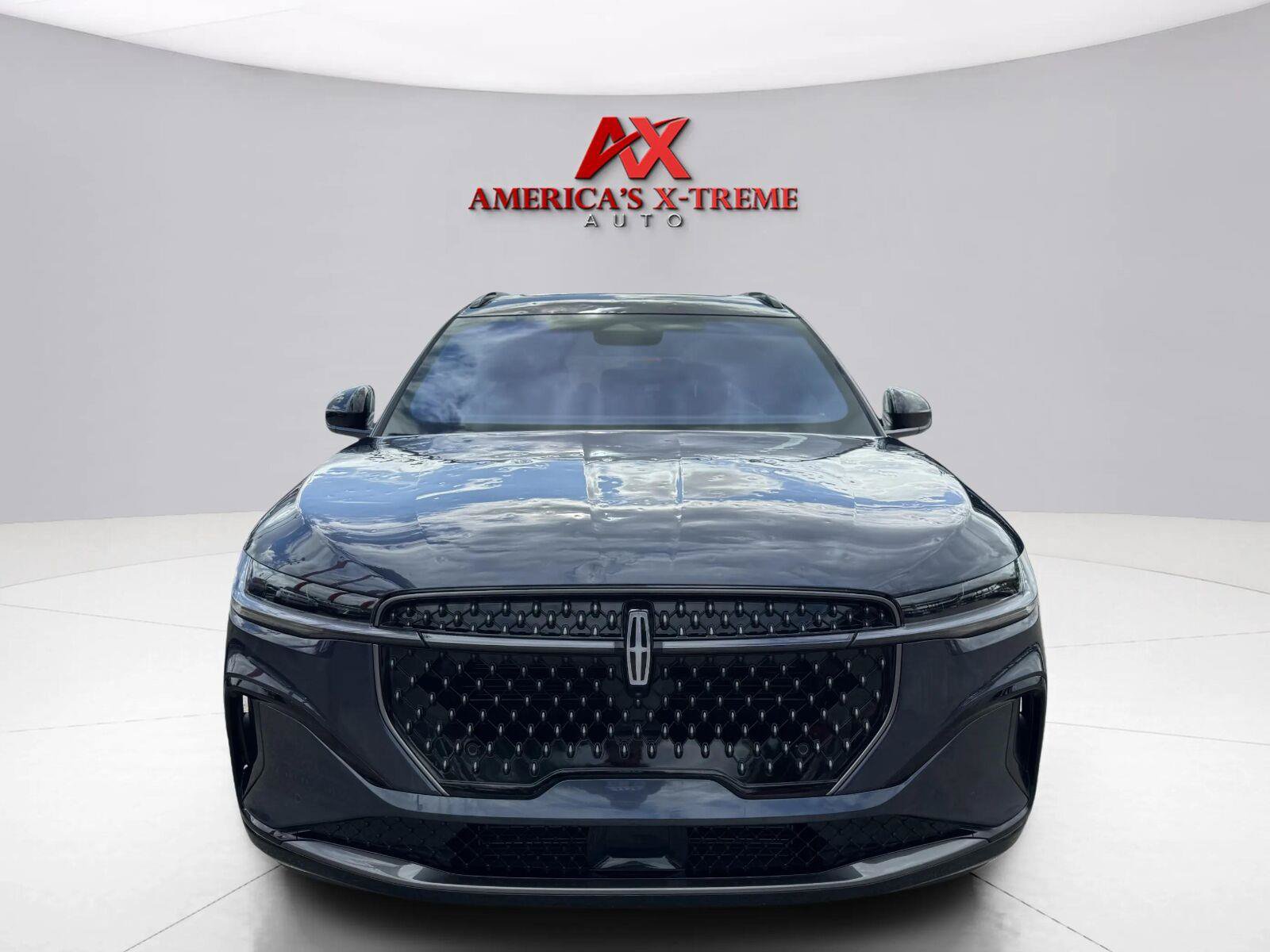 Used 2024 Lincoln Nautilus Reserve w/ Equipment Group 202A AWD/4WD image 8