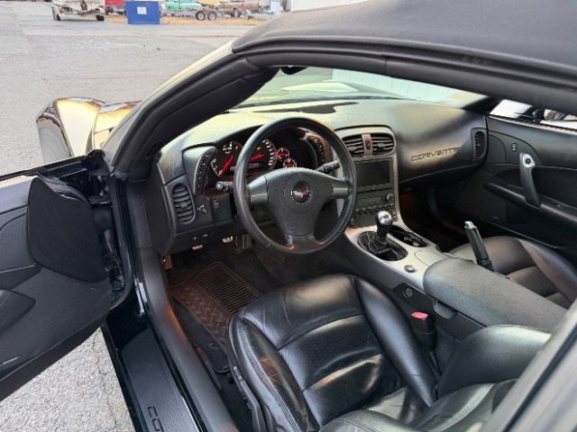 Used 2006 Chevrolet Corvette Convertible w/ Preferred Equipment Group image 16