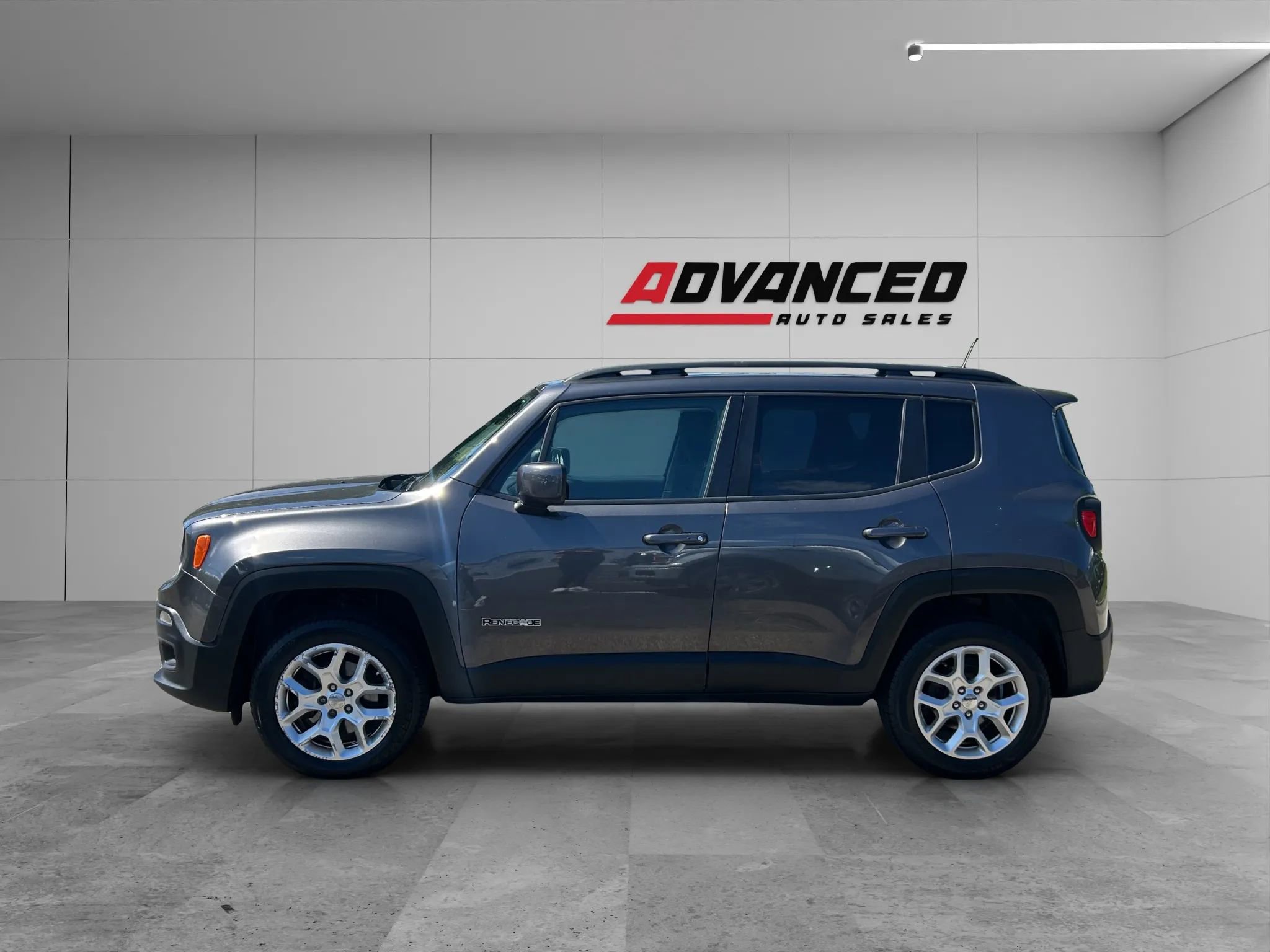 Used 2016 Jeep Renegade Latitude image 7